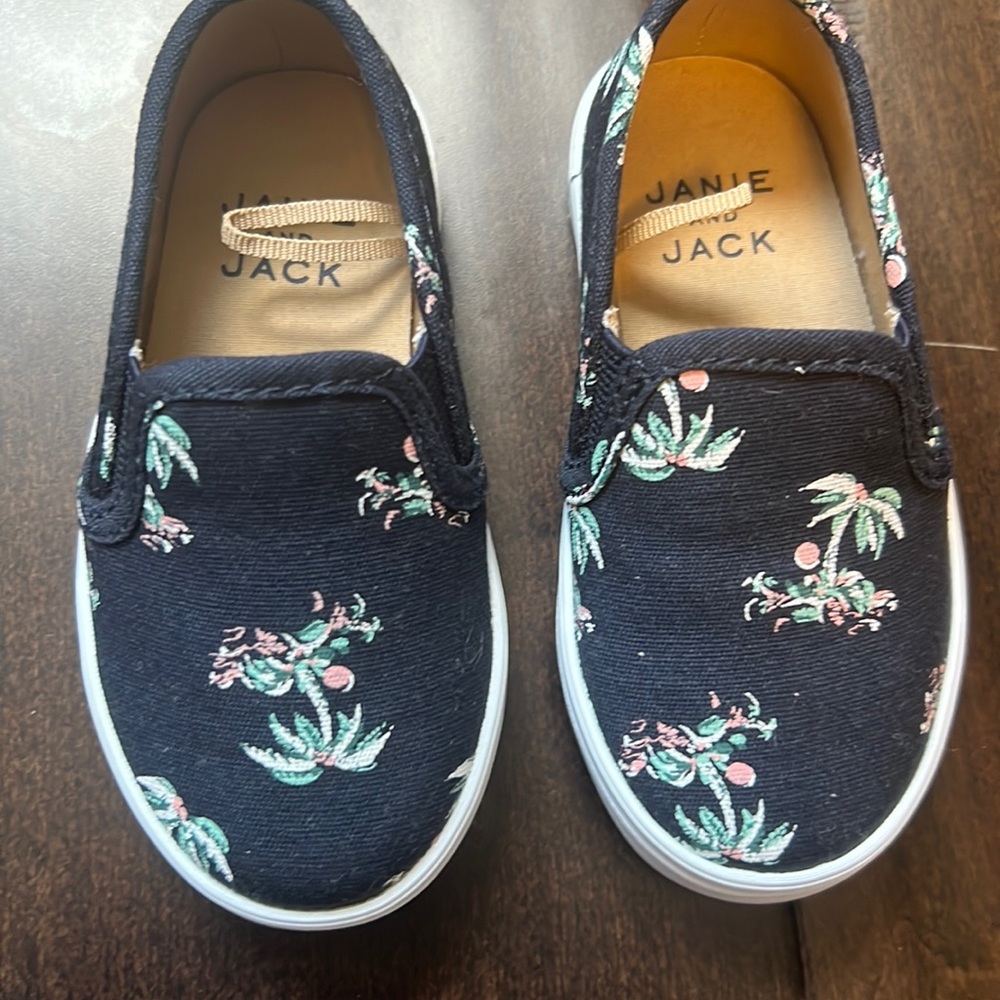 NWOT Janie and Jack Baby Boys Navy Blue Palm Tree Print Slip on shoes!